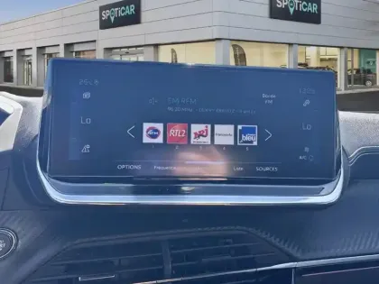 Photo 21 Peugeot 2008  PureTech 130 S&S EAT8 GT Pack