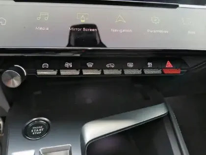 Photo 27 Peugeot 308  BlueHDi 130ch S&S EAT8 GT