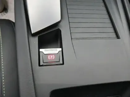 Photo 15 Peugeot 308  BlueHDi 130ch S&S EAT8 GT