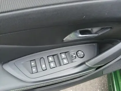 Photo 6 Peugeot 308  BlueHDi 130ch S&S EAT8 GT