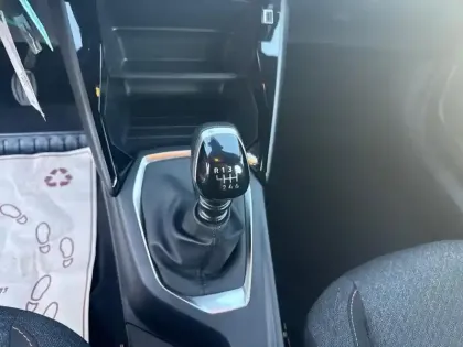 Photo 23 Peugeot 2008 Gén. II Ph2 Style 5