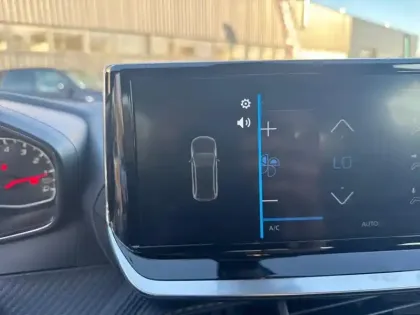 Photo 25 Peugeot 2008 Gén. II Ph2 Style 5