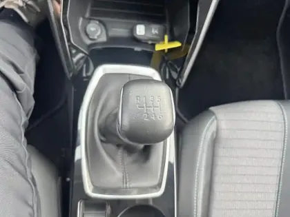 Photo 23 Peugeot 208  PureTech 100 S&S BVM6 Allure