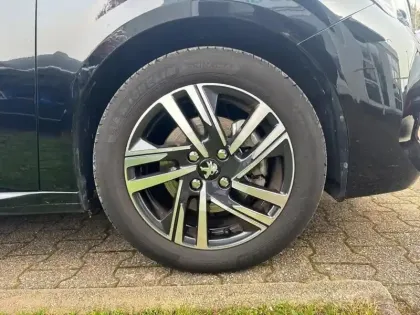 Photo 14 Peugeot 208  PureTech 100 S&S BVM6 Allure