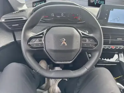 Photo 11 Peugeot 208  PureTech 100 S&S BVM6 Allure