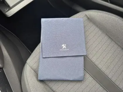 Photo 15 Peugeot 208  PureTech 100 S&S BVM6 Allure