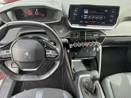 Photo 19 Peugeot 2008  PureTech 130 S&S BVM6 Allure