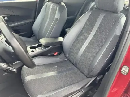 Photo 8 Peugeot 2008  PureTech 130 S&S BVM6 Allure