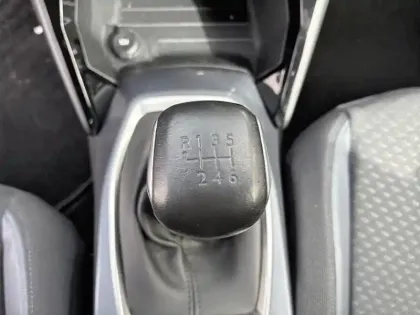 Photo 18 Peugeot 2008  PureTech 130 S&S BVM6 Allure