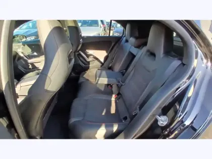 Photo 19 Mercedes Classe A 200 d AMG Line