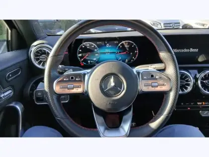 Photo 15 Mercedes Classe A 200 d AMG Line