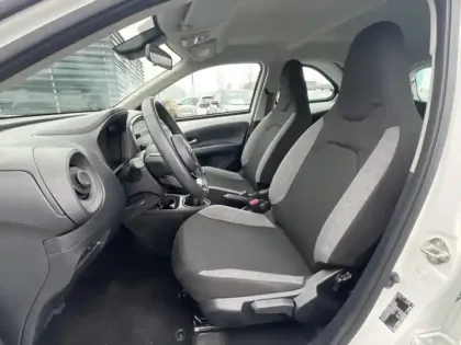 Photo 11 Toyota Aygo 1.0 VVT-i 72 Dynamic