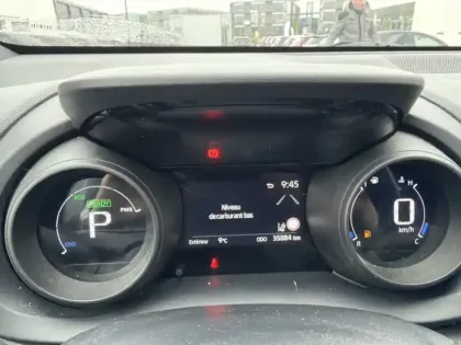 Photo 15 Toyota Yaris Hybride 1.5 HYBRID 116H DESIGN