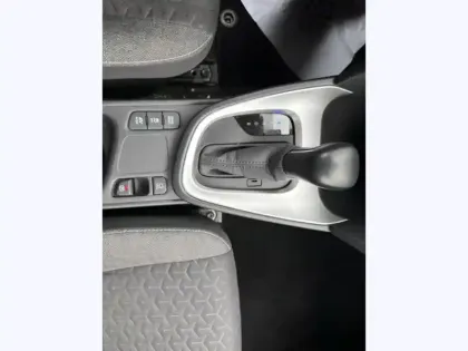 Photo 14 Toyota Yaris Hybride 1.5 HYBRID 116H DESIGN