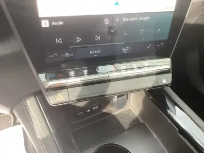 Photo 15 Renault Austral E-Tech full hybrid 200 GSR2 Techno