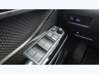 Photo 18 Toyota C-HR 2.0 Hybride 184 Edition