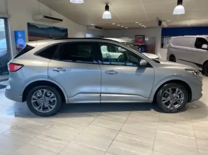 Photo 20 Ford Kuga 2.5 Duratec 190ch FHEV E85 ST-Line BVA