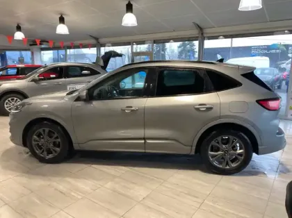 Photo 18 Ford Kuga 2.5 Duratec 190ch FHEV E85 ST-Line BVA