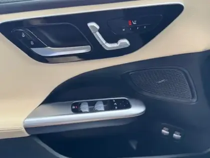 Photo 14 Mercedes Classe C Berline 300 e Hybrid EQ AMG Line