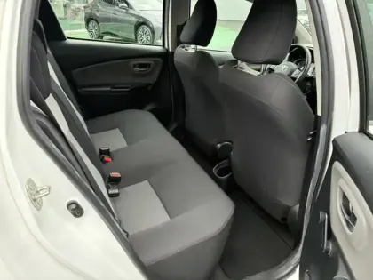 Photo 16 Toyota Yaris 70 VVT-i Ultimate 1.0 69 ch