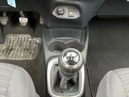 Photo 13 Toyota Yaris 70 VVT-i Ultimate 1.0 69 ch