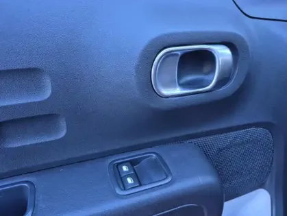 Photo 25 Citroën C3 III BlueHDi 100 S&S BVM Feel Pack