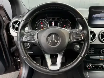 Photo 17 Mercedes Classe B 180 d Sensation