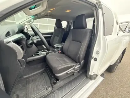 Photo 13 Toyota Hilux XC 2.8 D-4D X-TRA Légende 4WD AUTO