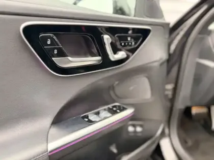 Photo 13 Mercedes Classe C Berline 300 e Hybrid EQ AMG Line