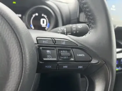 Photo 14 Toyota Yaris Hybride 116h Design AWD-I