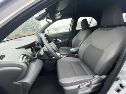 Photo 11 Toyota Yaris Hybride 116h Design AWD-I