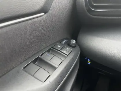 Photo 15 Toyota Yaris Hybride 116h Design AWD-I