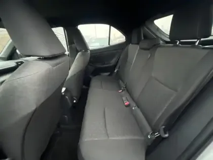 Photo 12 Toyota Yaris Hybride 116h Design AWD-I