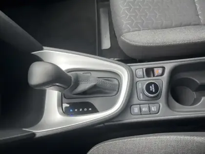 Photo 16 Toyota Yaris Hybride 116h Design AWD-I