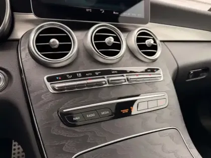 Photo 15 Mercedes Classe C 220 d AMG Line