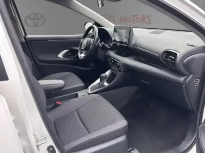 Photo 20 Toyota Yaris Hybride 116h Dynamic 1.5 116 ch