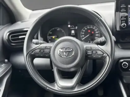 Photo 15 Toyota Yaris Hybride 116h Dynamic 1.5 116 ch