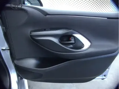 Photo 11 Toyota Yaris 120 VVT-i Dynamic