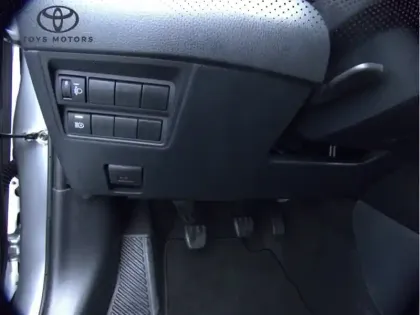 Photo 18 Toyota Yaris 120 VVT-i Dynamic