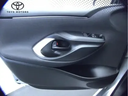 Photo 10 Toyota Yaris 120 VVT-i Dynamic