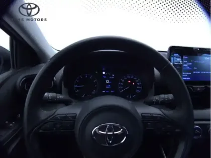 Photo 8 Toyota Yaris 120 VVT-i Dynamic