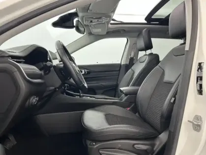 Photo 12 Jeep Compass 1.3 GSE T4 150ch Limited 4x2 BVR6 + Toit ouvrant