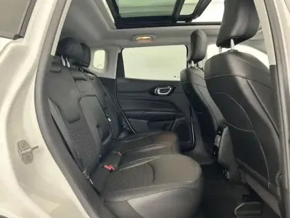 Photo 26 Jeep Compass 1.3 GSE T4 150ch Limited 4x2 BVR6 + Toit ouvrant