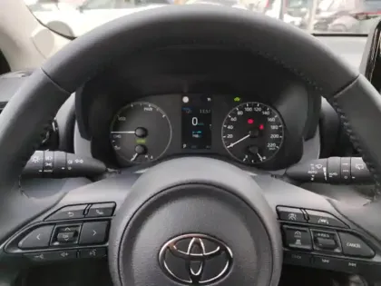 Photo 12 Toyota Yaris Hybride 116h Dynamic MY25