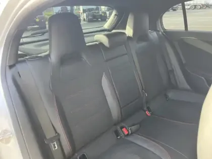 Photo 10 Mercedes Classe A 180 d AMG Line