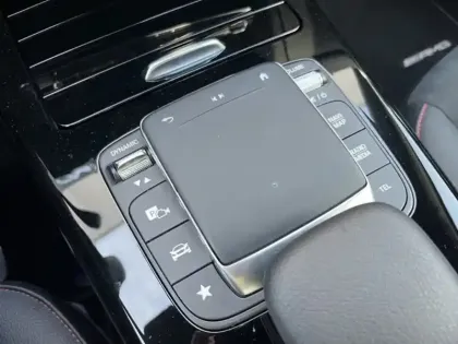 Photo 11 Mercedes Classe A 180 d AMG Line