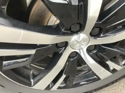 Photo 27 Peugeot 3008 Hybrid 136 e-DCS6 GT