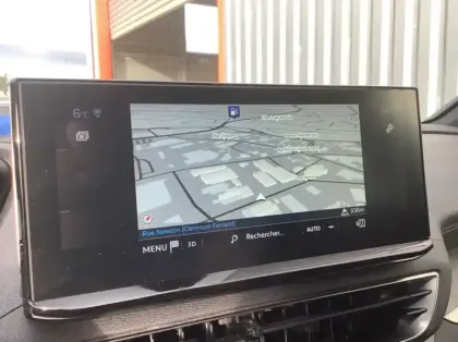 Photo 14 Peugeot 3008 Hybrid 136 e-DCS6 GT