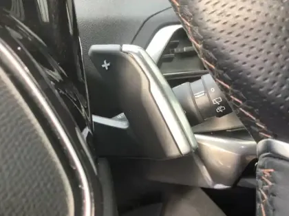 Photo 19 Peugeot 3008 Hybrid 136 e-DCS6 GT