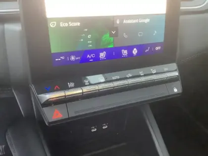 Photo 15 Renault Symbioz Nouveau E-Tech full hybrid 145 Iconic